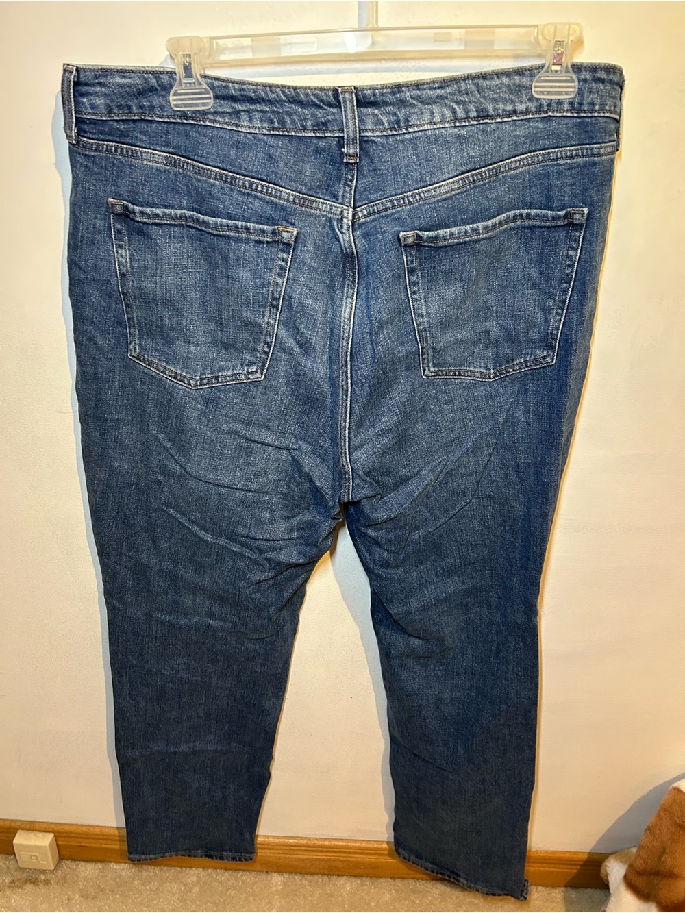 Old Navy Women's Straight Leg Jeans in Dark Blue - Picture 3 of 3